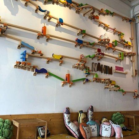 Nahim Cafe & Handcraft